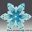 Мыло из основы в форме снежинки Мыло из основы в форме снежинки