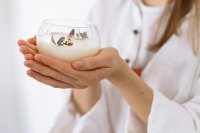 Магія в деталях: Як безпечно та стильно декорувати свічки