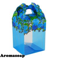 Пластиковая коробочка в голубых цветах высокая