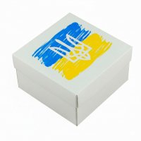 Коробка преміум біла з Українською символікою