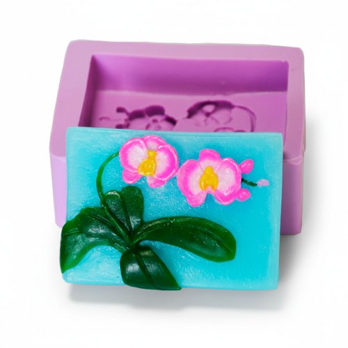 Орхидея на веточке с листиками элит-форма