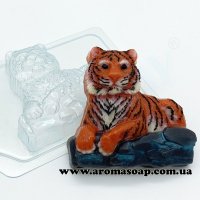 Тигр лежит на камнях 85 г (пластик)