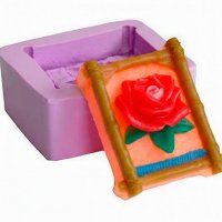 Роза в бамбуковой рамке элит-форма